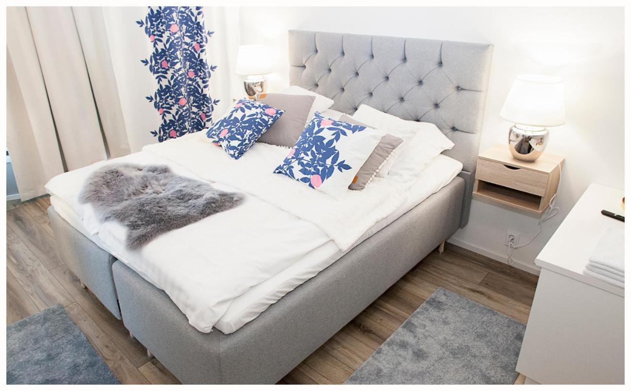 Crystal Arctic Suites Rovaniemi Eksteriør bilde A bed with a bed frame